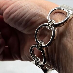 "5/$25" Silvertone Rhinestone Hinged Circle Link Bracelet Sz Small